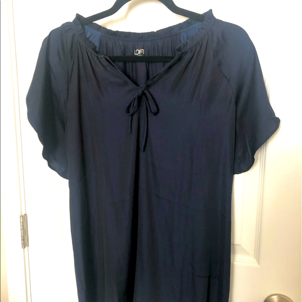 Flutter Sleeved NAVY Ann Taylor Top Size Medium